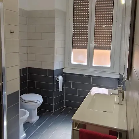 Cozy & Contemporary 2 Bdrm 1 Bthrm In Citta Studi Daire Milano