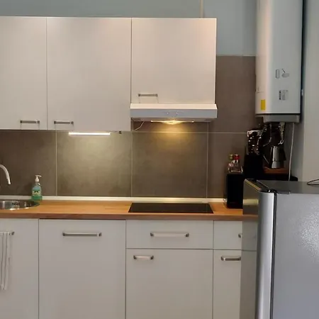 Cozy & Contemporary 2 Bdrm 1 Bthrm In Citta Studi דירה *